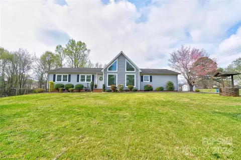 875 Southgate Dr, Shelby, NC 28152