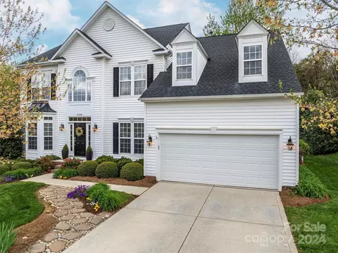2100 Southridge Dr, Belmont, NC 28012