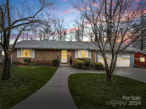 320 Armstrong Ave, Hendersonville, NC 28739