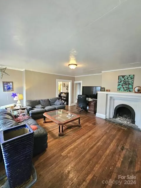 Living - 186 Rector Corner Rd, Marshall, NC 28753 photo 3 of 4