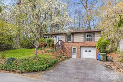 1805 Lower Ridgewood Blvd, Hendersonville, NC 28791