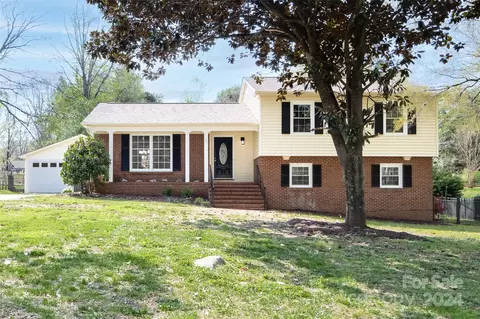 2941 Heathgate Rd, Charlotte, NC 28226