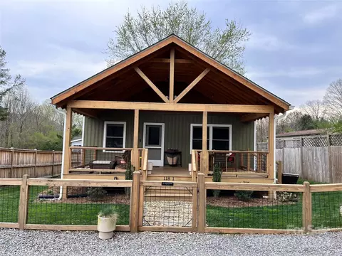 East Street, Black Mountain, NC 28711