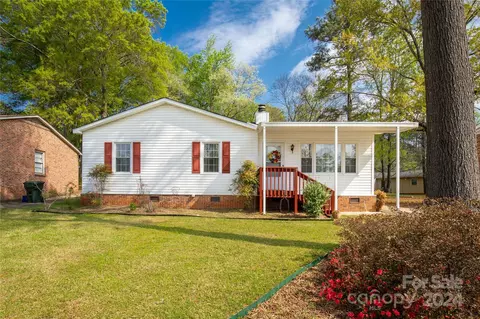 922 Rolling Green Dr, Rock Hill, SC 29730