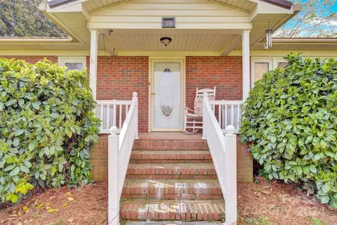 Exterior - 220 E Memorial Hwy, Harmony, NC 28634 photo 5 of 17
