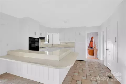 Kitchen - 220 E Memorial Hwy, Harmony, NC 28634 photo 3 of 4