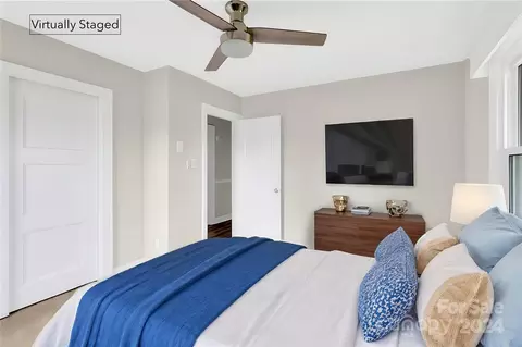 Bedroom - 220 E Memorial Hwy, Harmony, NC 28634 photo 4 of 5