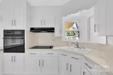 Kitchen - 220 E Memorial Hwy, Harmony, NC 28634 photo 1 of 4