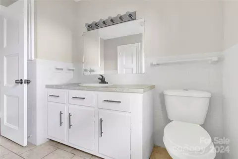 Bath - 220 E Memorial Hwy, Harmony, NC 28634 photo 2 of 4