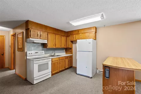 Kitchen - 100 Jasper Lea Dr, Sylva, NC 28779 photo 5 of 5