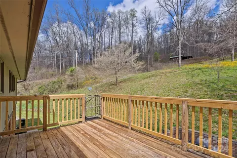 Exterior - 100 Jasper Lea Dr, Sylva, NC 28779 photo 5 of 14