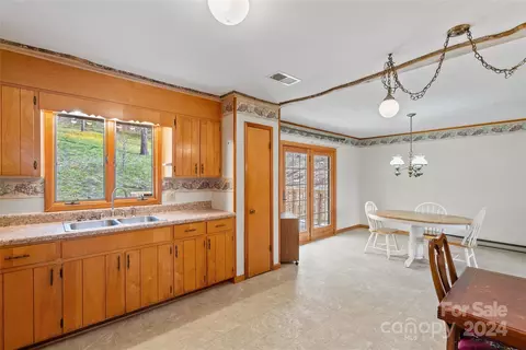 Kitchen - 100 Jasper Lea Dr, Sylva, NC 28779 photo 3 of 5