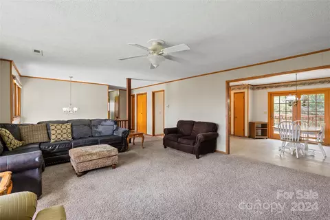 Living - 100 Jasper Lea Dr, Sylva, NC 28779 photo 4 of 6