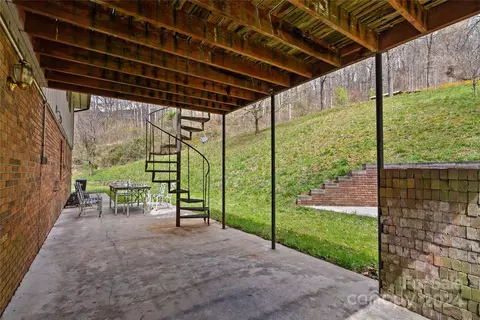 Exterior - 100 Jasper Lea Dr, Sylva, NC 28779 photo 7 of 14