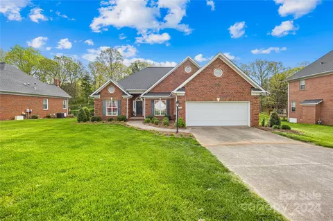 8034 Stevens Mill Rd, Matthews, NC 28104