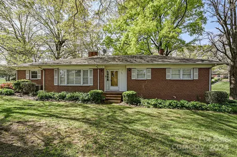 707 Coulwood Dr, Charlotte, NC 28214