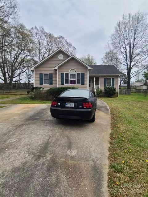 409 Aurora Blvd, Matthews, NC 28104