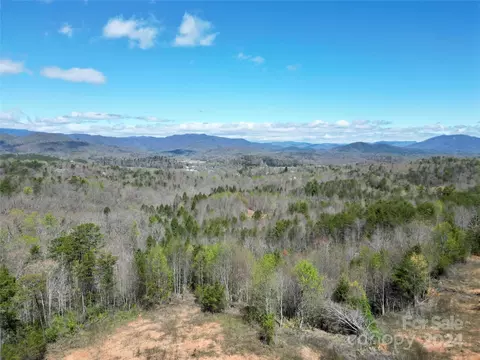1275 Westwood Dr, Marion, NC 28752