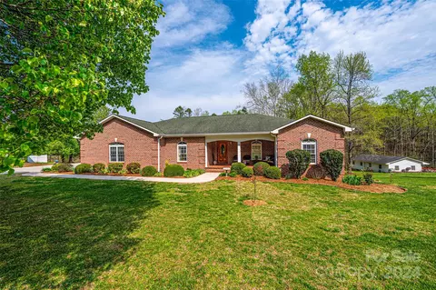 993 Laurel St, Valdese, NC 28690