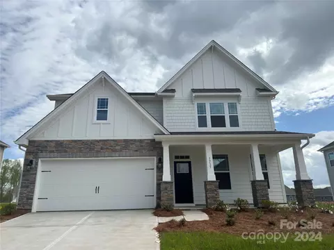 5715 Casper Dr, Charlotte, NC 28214