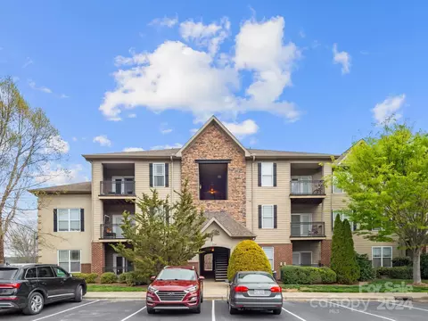 234 Brickton Village 303 Cir #303, Fletcher, NC 28732