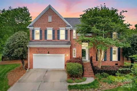 5835 Kinglet Ln, Charlotte, NC 28269
