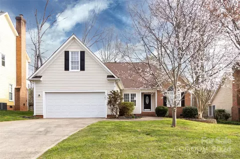 4312 Stonefield Dr, Charlotte, NC 28269