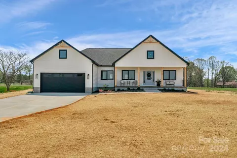 2166 Shuford Rd, Lincolnton, NC 28092