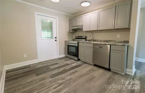 719 E Liberty St, Salisbury, NC 28144 photo 3