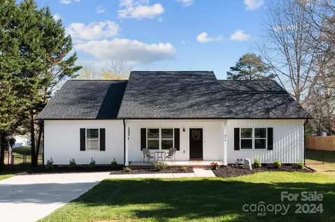 226 W Glendale Ave, Mount Holly, NC 28120