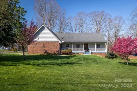 4250 Oakland Dr, Morganton, NC 28655