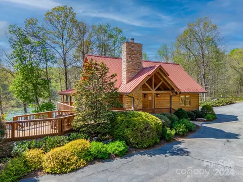 Exterior - 778 Parkway North Rd, Mill Spring, NC 28756 photo 2 of 19