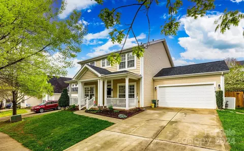 6418 Colonial Garden Dr, Huntersville, NC 28078