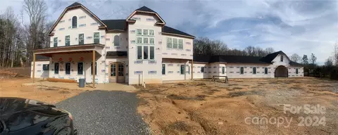 9700 Hood Rd, Charlotte, NC 28215