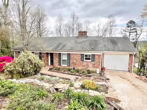 320 Marcelle St, Lenoir, NC 28645