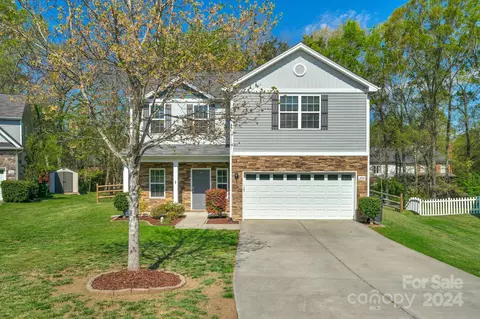 3940 Sky Dr, Charlotte, NC 28226