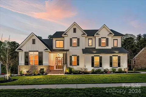 121 Trelawn St, Fort Mill, SC 29715