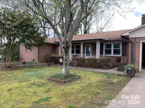 2124 Heavner Rd, Lincolnton, NC 28092