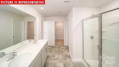 Bath - 10930 Claystone Dr, Davidson, NC 28036 photo 2 of 4