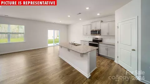 Kitchen - 10930 Claystone Dr, Davidson, NC 28036 photo 2 of 4