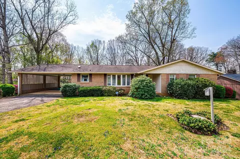 800 23rd Ne Ave NE, Hickory, NC 28601