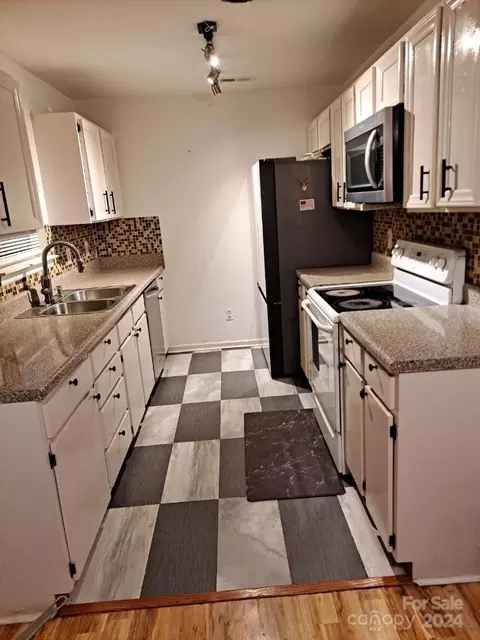 3428 Kentucky Ave, Charlotte, NC 28216