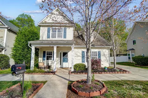 11444 Heritage Green Dr, Cornelius, NC 28031