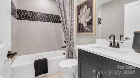 Bath - 6071 Waldorf Ave, Monroe, NC 28110 photo 6 of 6