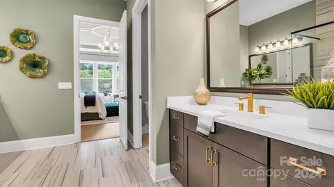Bath - 6071 Waldorf Ave, Monroe, NC 28110 photo 3 of 6
