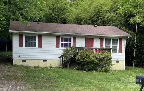 214 W Lee Ave, Bessemer City, NC 28016