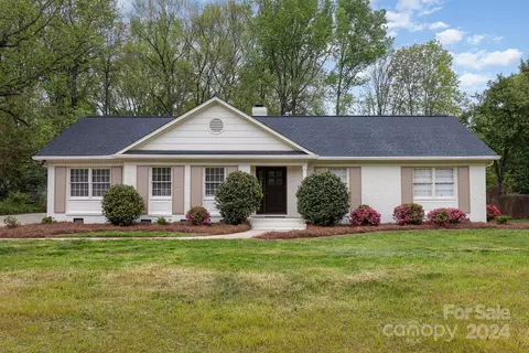 4011 Chandworth Rd, Charlotte, NC 28210