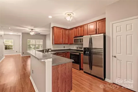 Kitchen - 10516 Trolley Run Dr, Cornelius, NC 28031 photo 2 of 6