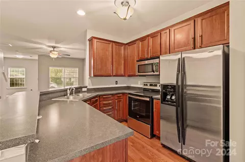 Kitchen - 10516 Trolley Run Dr, Cornelius, NC 28031 photo 3 of 6