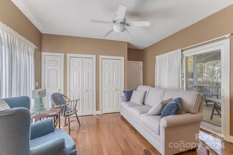 71 Bungalow Ln, Flat Rock, NC 28731 photo 12